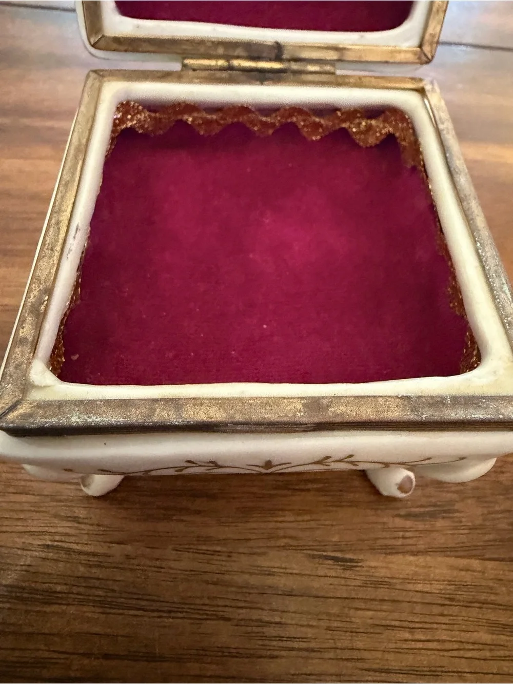 VTG Ardco Japan Porcelain Footed Trinket Box C1424